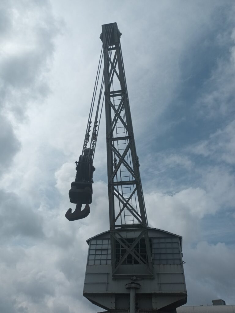 creating training and maintaining teams of collaboators - port crane